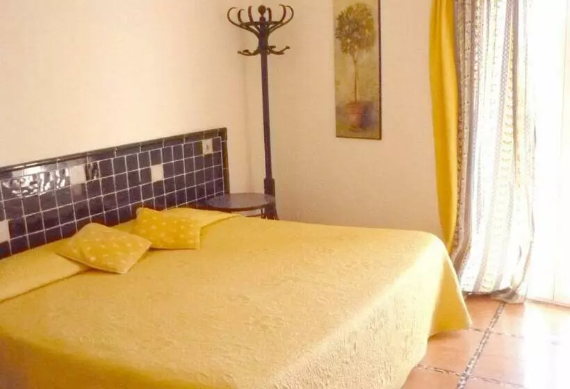 Chambre Standard Vue Mer Latérale, Port Lligat