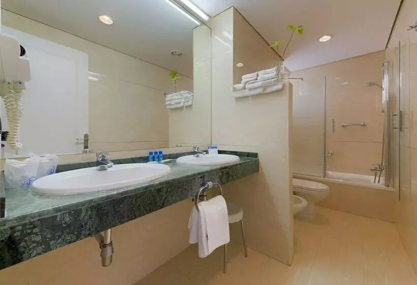 اتاق استاندارد چهار تخته, Puertobahia & Spa