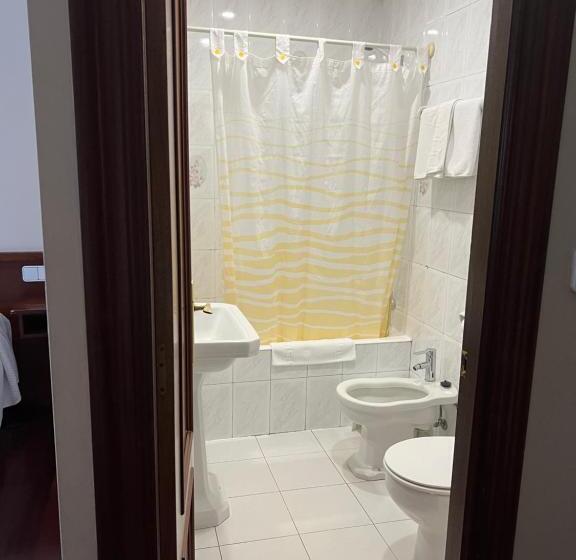 اتاق استاندارد, Ramona