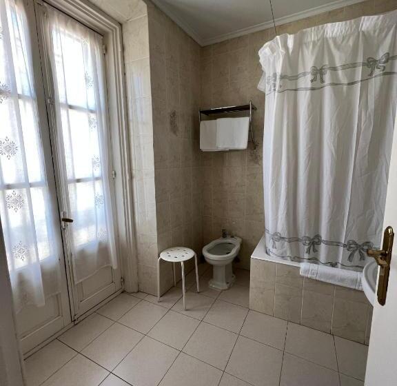 اتاق استاندارد, Ramona