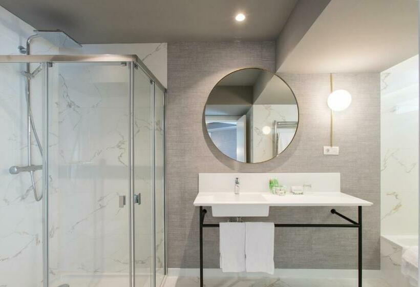 اتاق خانوادگی, Riazor