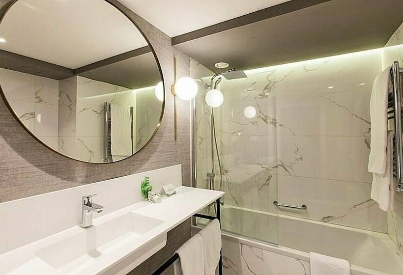 اتاق خانوادگی, Riazor