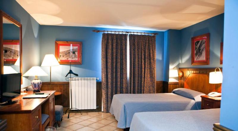 غرفة قياسية, The Mountains