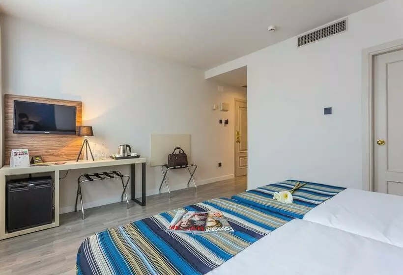 اتاق استاندارد سه نفره, DWO Urban Granada