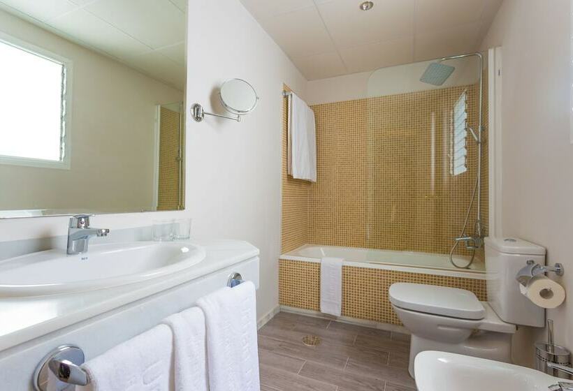 اتاق استاندارد سه نفره, DWO Urban Granada