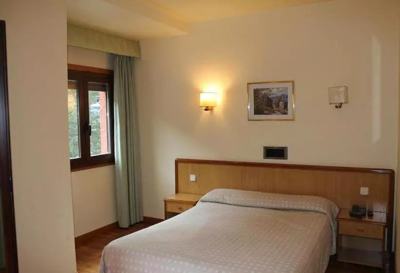 Standard Yhden Hengen Huone, Villa De Canfranc