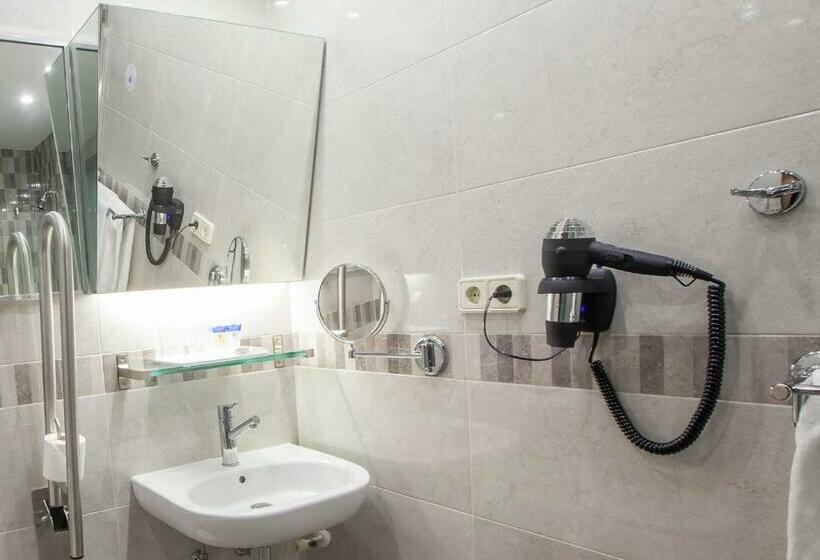 장애인을 위한 스탠다드 룸, Albret