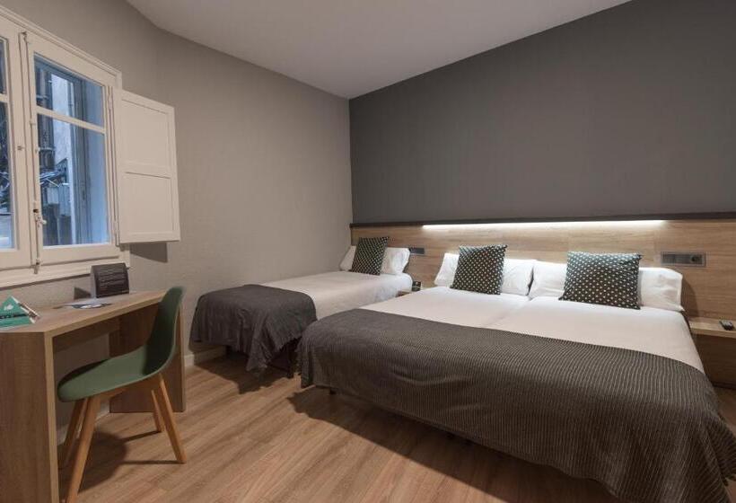 标准三人间, Alda Centro Pamplona