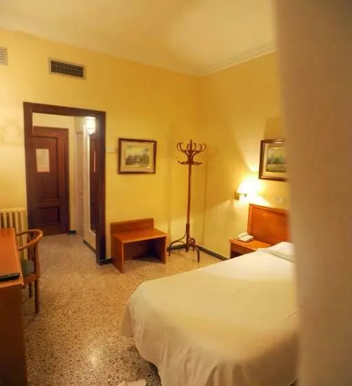 اتاق اکونومی یک تخته, Balneario De Leana