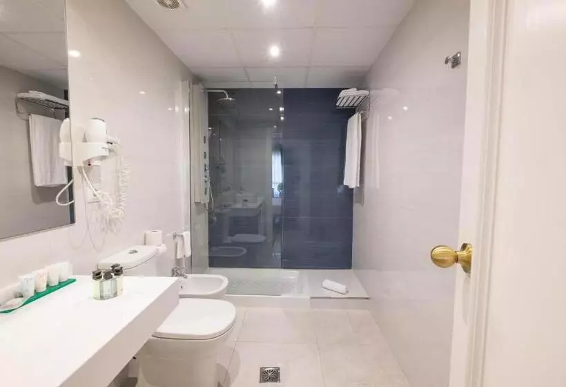 اتاق لوکس, Cetina Murcia