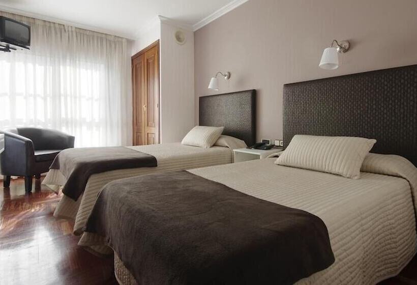 חדר סטנדרט לשלושה, City Express Comercio