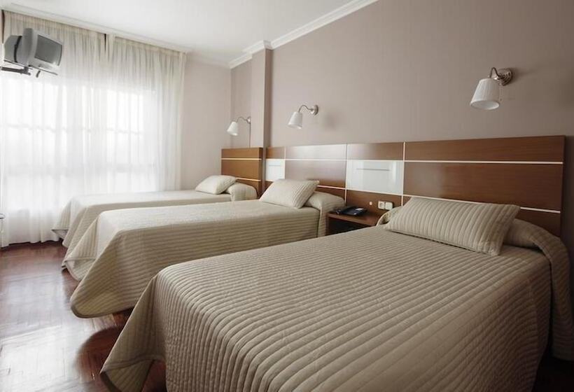 חדר סטנדרט לשלושה, City Express Comercio