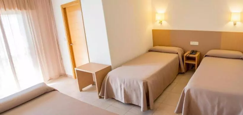 Standard Kolmen Hengen Huone, Duna