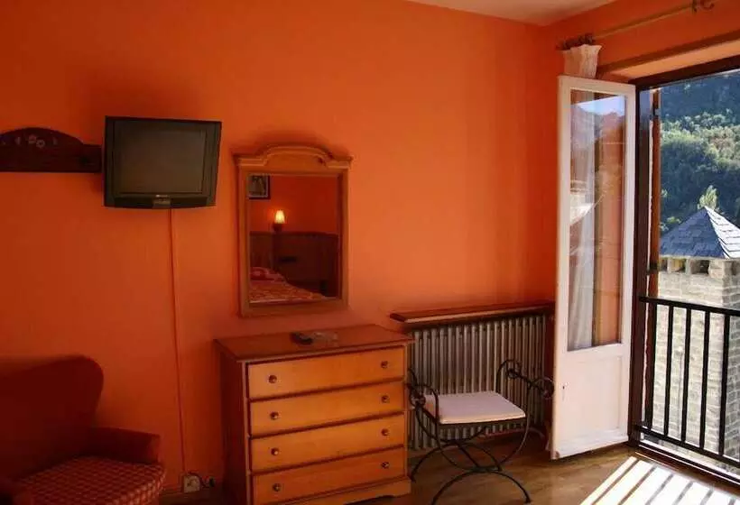 Standard Room, Escalar