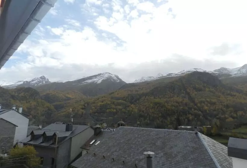 Cameră Standard cu Vedere la Munte, Escalar