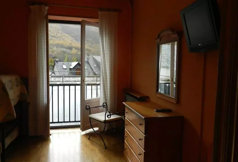 Standard Triple Room, Escalar