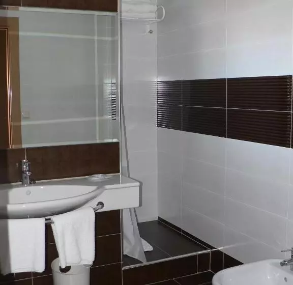 اتاق استاندارد, Isasa