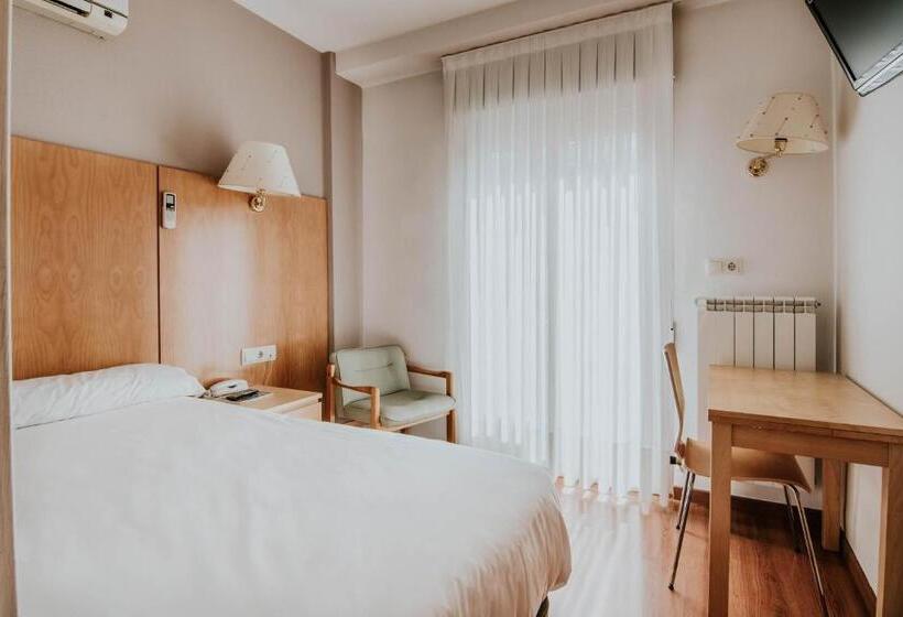 行政单人间, Isasa