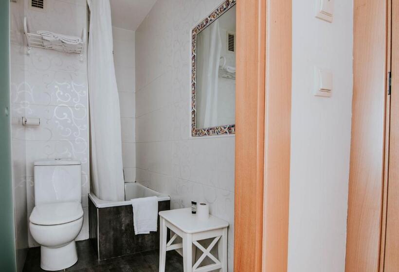 行政单人间, Isasa