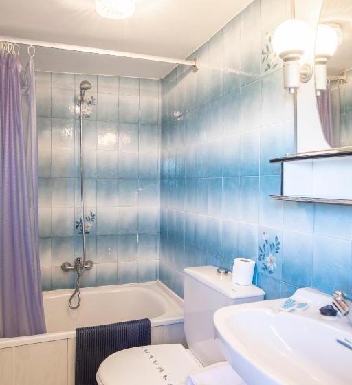 غرفة قياسية, Leal La Sirena