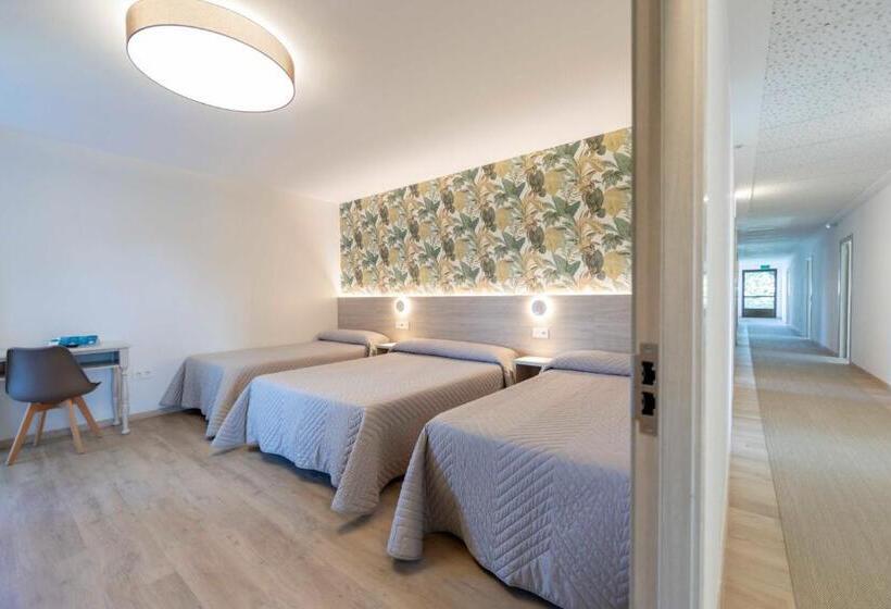 غرفة عائلية, Leal La Sirena