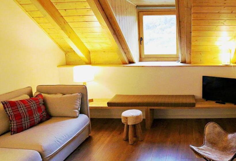 غرفة سوبيريور عائلية, Lo Paller