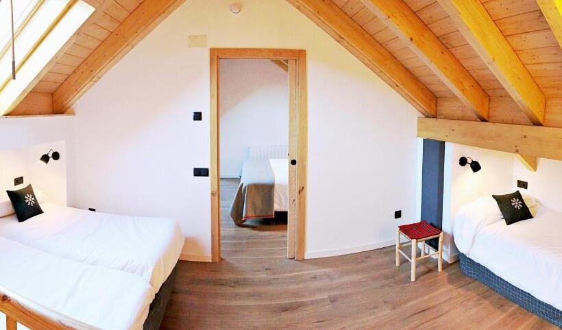 غرفة سوبيريور عائلية, Lo Paller