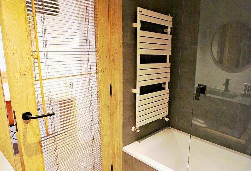 غرفة ديلوكس, Lo Paller