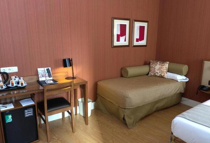 اتاق استاندارد سه نفره, Hospedium Hotel Los Condes