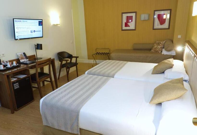 Habitación Triple Estándar, Hospedium Hotel Los Condes