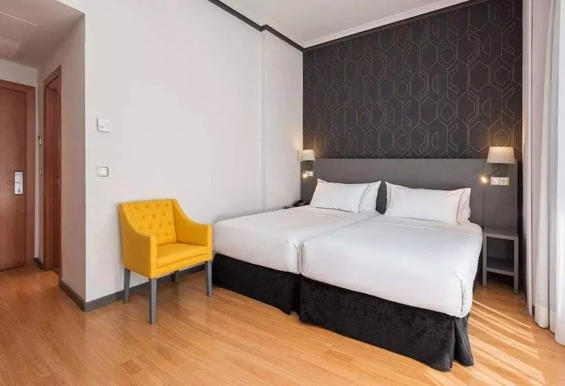 اتاق استاندارد با چشم‌انداز, Madrid Plaza De España, Affiliated By Meliá