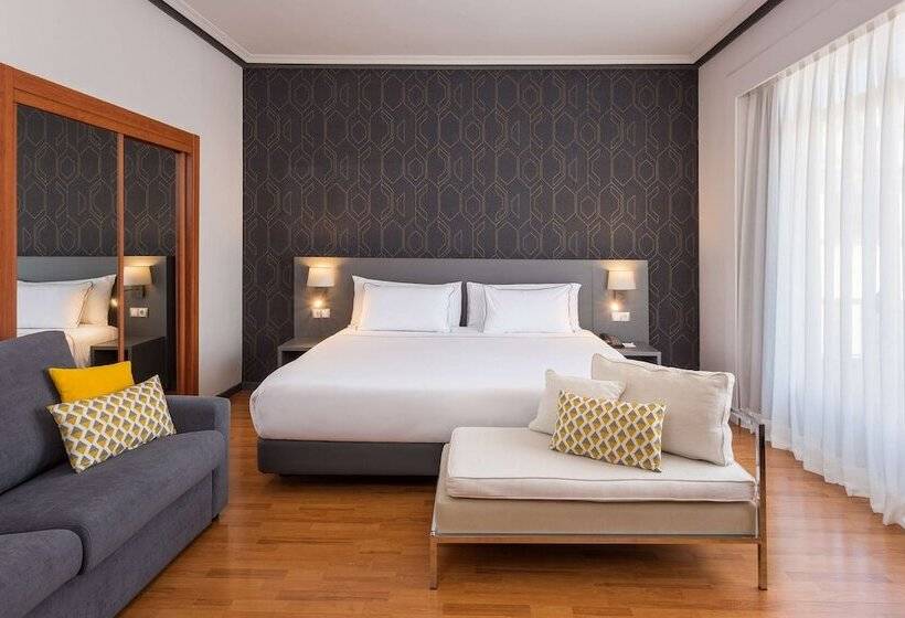 Quarto Premium, Madrid Plaza De España, Affiliated By Meliá
