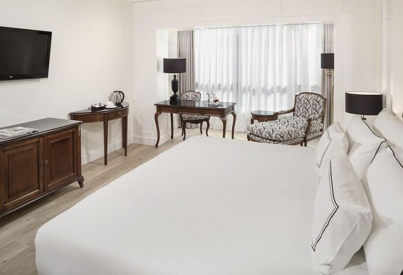 اتاق پرمیوم, Melia Barajas