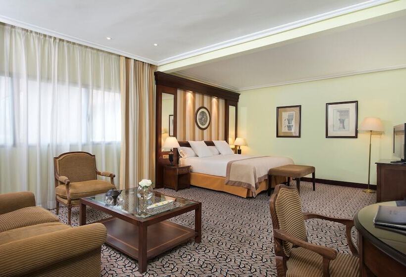 سوییت جونیور, Melia Barajas