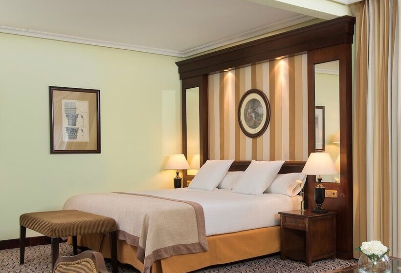 سوییت جونیور, Melia Barajas