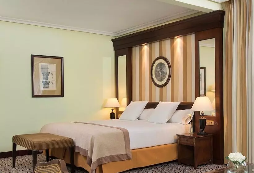 سوییت جونیور, Melia Barajas