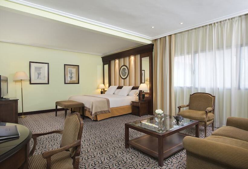 سوییت جونیور, Melia Barajas