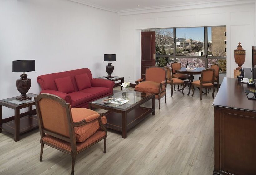 سوییت, Melia Barajas