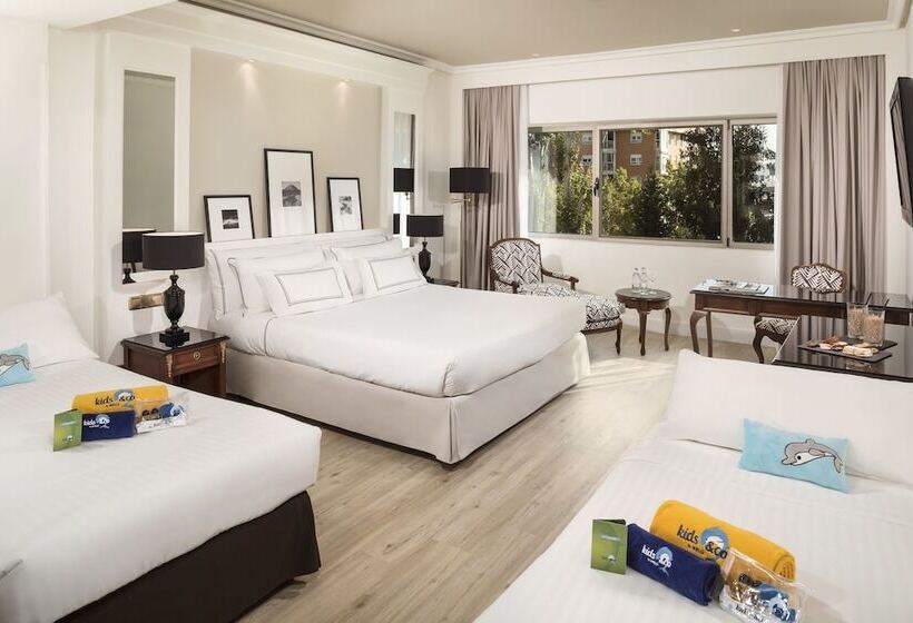 اتاق خانوادگی, Melia Barajas