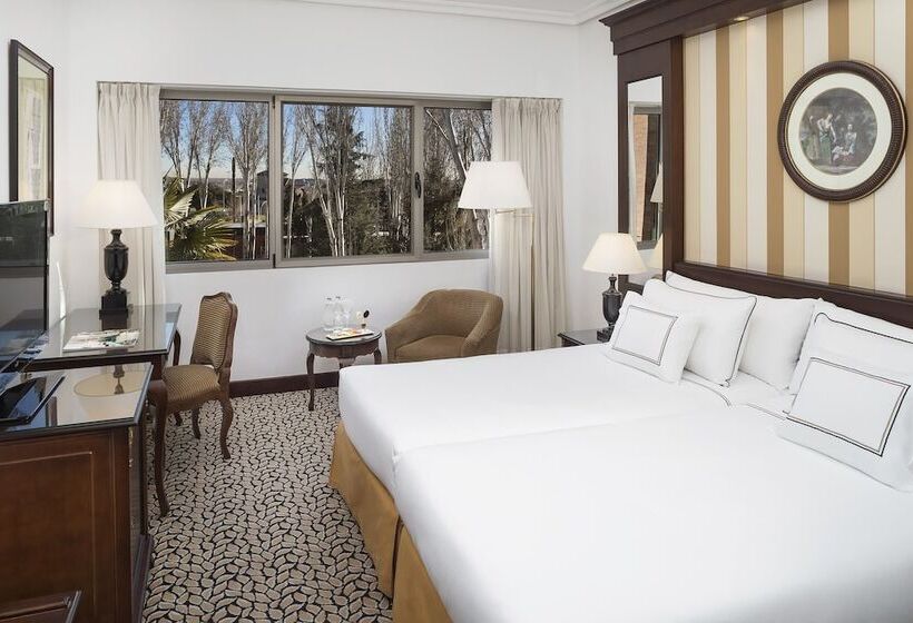 اتاق استاندارد سه نفره, Melia Barajas