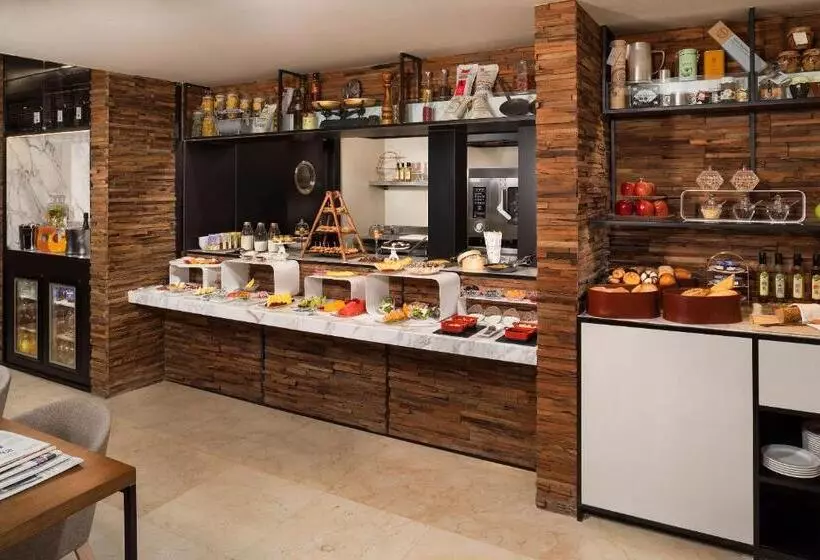 Junior Suite, Melia Madrid Princesa
