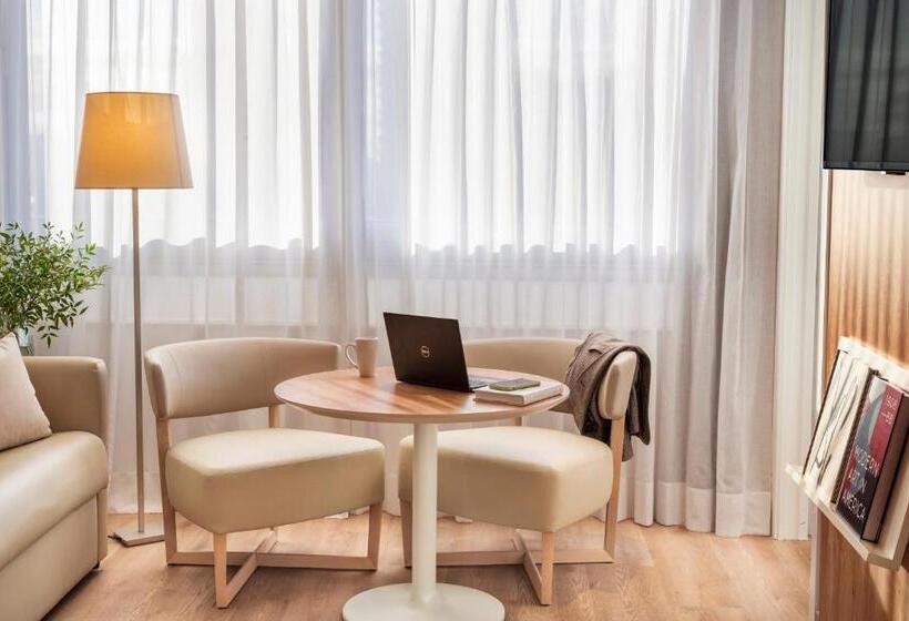 Junior Suite, Melia Madrid Princesa