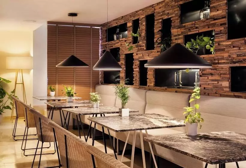 Junior Suite, Melia Madrid Princesa