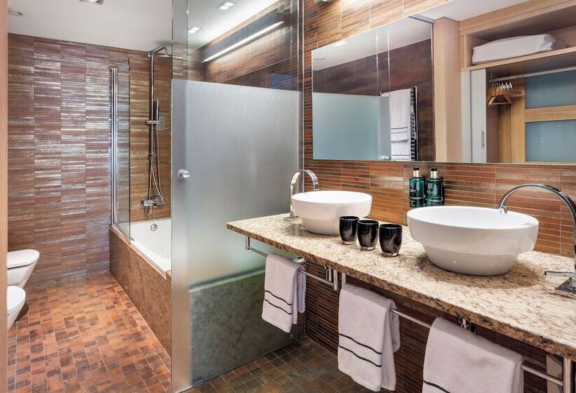 3-Bett-Standardzimmer, Melia Madrid Princesa