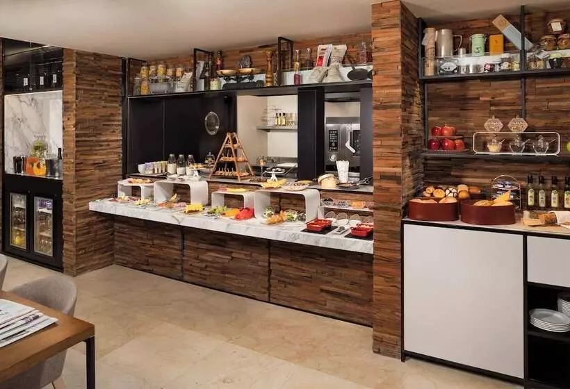 Premium Zimmer mit Aussicht, Melia Madrid Princesa