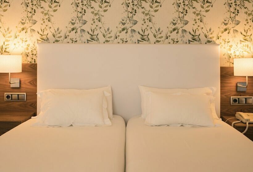 اتاق استاندارد, Piramide