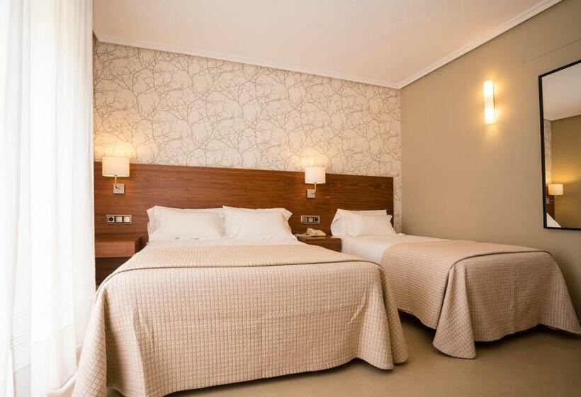 اتاق استاندارد سه نفره, Piramide