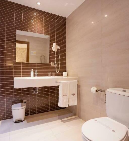 اتاق سوپریور خانوادگی, Piramide