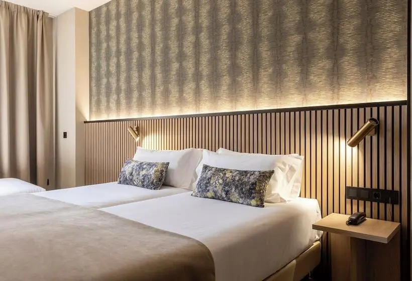 اتاق سوپریور سه تخته, Piramides