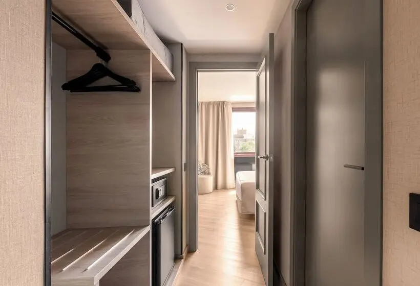 اتاق استاندارد چهار تخته, Piramides